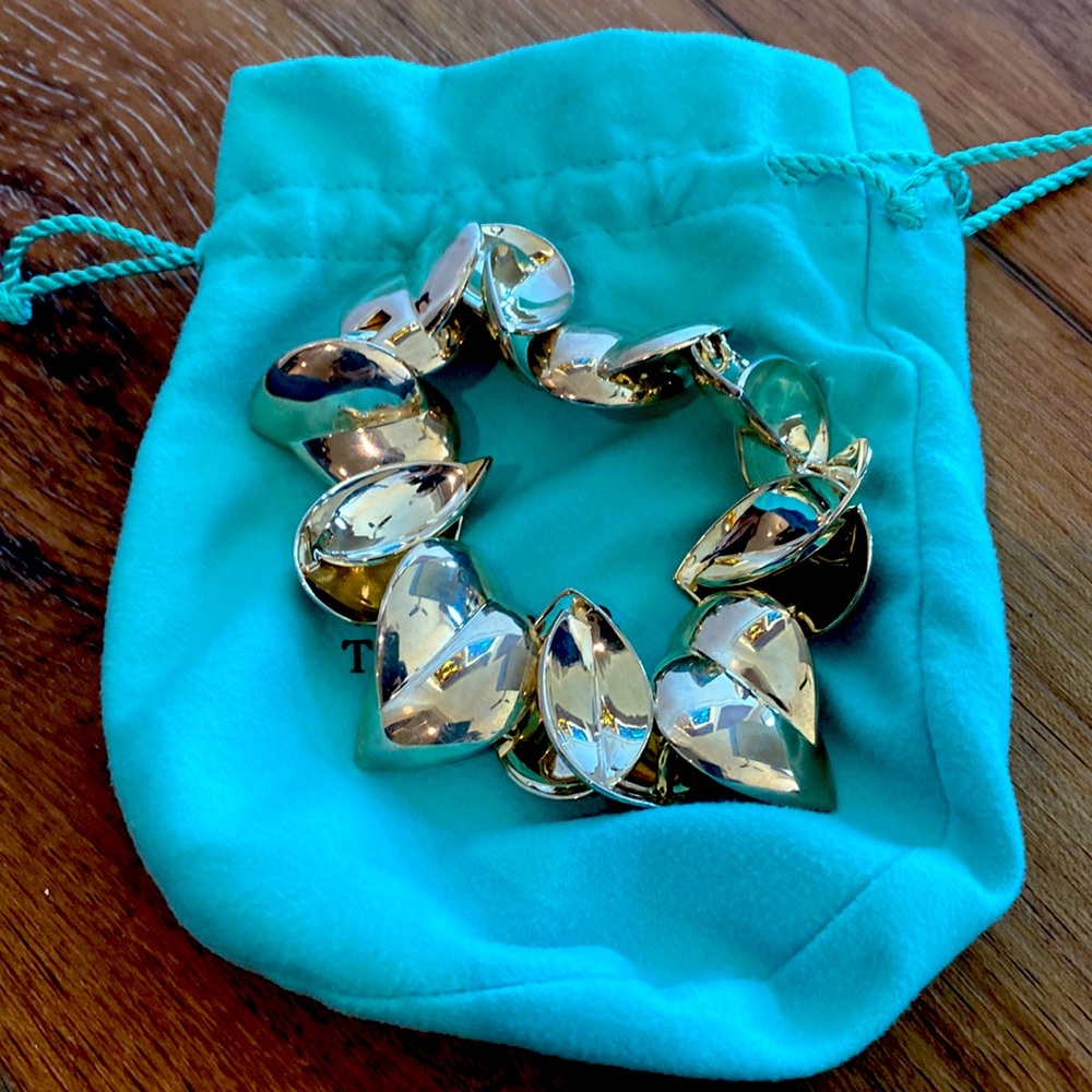 TIFFANY.. bracelet by Designer Frank Gehry